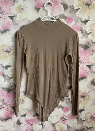 Бежевое базовое боди h&m р.s в рубчик