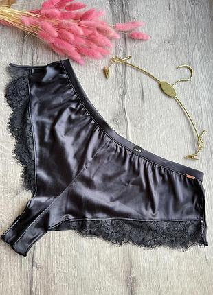 Спокусливі сатинові трусики-шорти з мереживом для сну від hunkemoller, колекція noir🖤