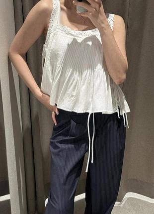 Zara бавовняна блуза-то з прорізною вишивкою