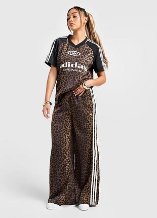 Комплект жіночий футболка та штани сатин леопард adidas originals satin leopard м