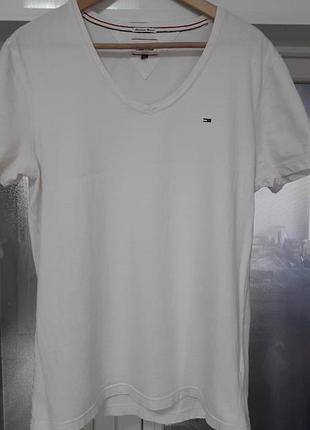 Tommy hilfiger 
40/l/48
чоловіча бавовняне базова біла футболка
дуже хороший стан