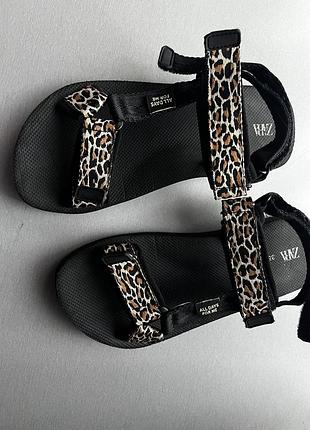 Босоніжки zara