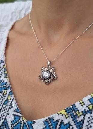 Серебряный кулон " хрустальный цветок " с бриллиантовой огранкой