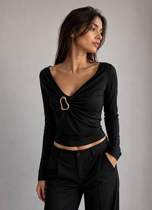 Чорна кофта з декоративною золотою пряжкою primark