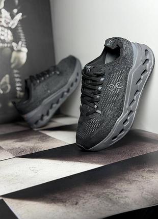 On cloudsurfer max black 4