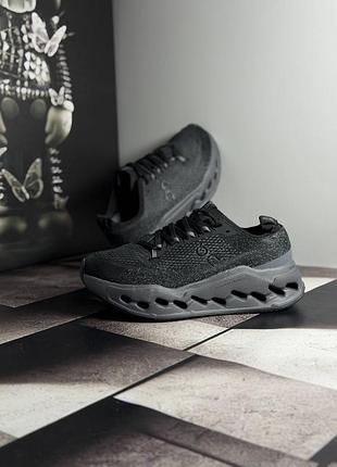 On cloudsurfer max black 8