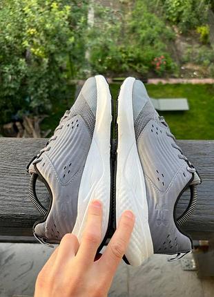 Кроссовки under armour 4