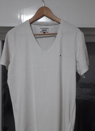Тоmmu hilfiger
 denim
42/xl/50
чоловіча базова бавовняна  біла футболка
100% бавовна
турція 
дуже хорощий стан