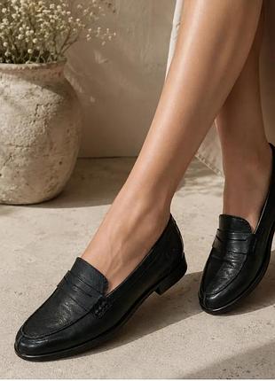 Кожаные лоферы clarks