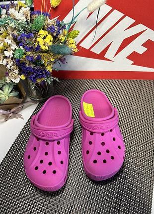 Оригінальні шльопанці crocs