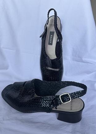 Босоніжки жіночі р.40 оригінальні bally