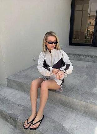 Стильний жіночий костюм з шортами і кофтою