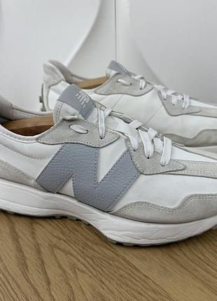 Оригінальні кросівки new balance 327