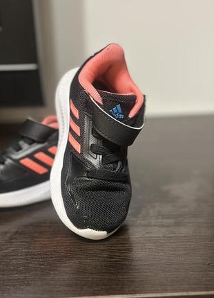 Фірмові кросівки adidas розмір 23
