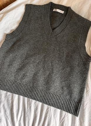 Сірий жилет zara розмір л