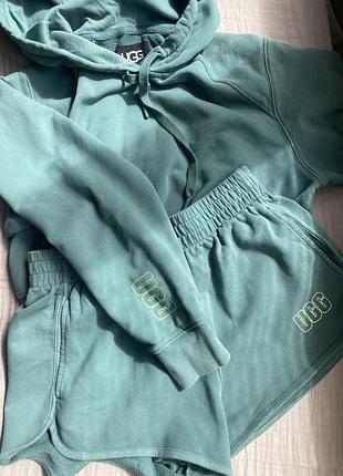 Костюм ugg (худі та шорти). оригінал. розмір s.