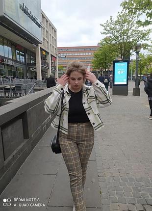 Жіночі штани в клітинку pull&bear