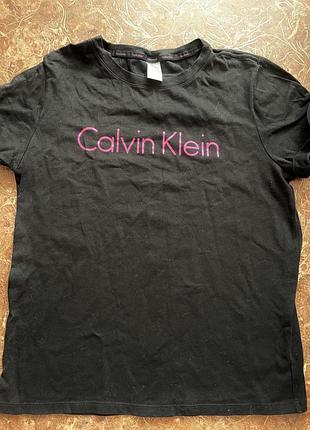Жіноча футболка calvin klein (розмір m)