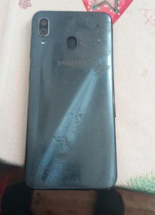 Продам самсунг a40 2