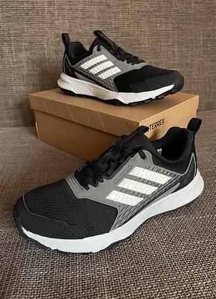 Продам кросівки для бігу adidas