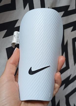 Щиток nike