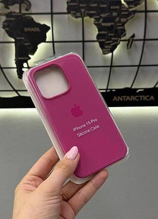 Чехол silicone case с микрофиброй для iphone 15 pro, качественный чехол для айфон 15 про (цвет: малиновый)