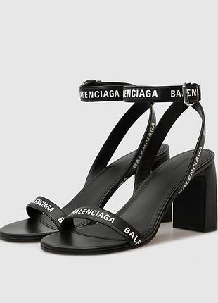 Balenciaga шкіряні босоніжки з тисненням логотипу