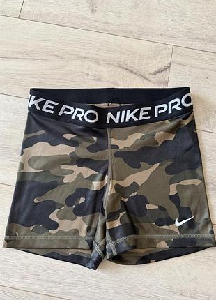 Жіночі шорти nike