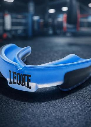 Професійна боксерська капа leone top blue тришарова з гелем анатомічна посадка канали для дихання захисний кейс