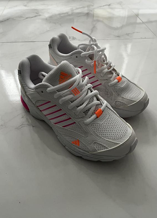 Кроссовки adidas оригинал 23.5
