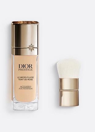 Тональна основа-флюїд dior