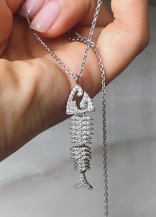 Серебряное колье "рыбка" с камнями из кубического циркония. 40 см.