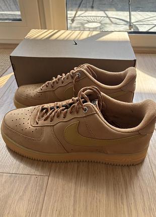 Nike air 45.5 колір -бежевий