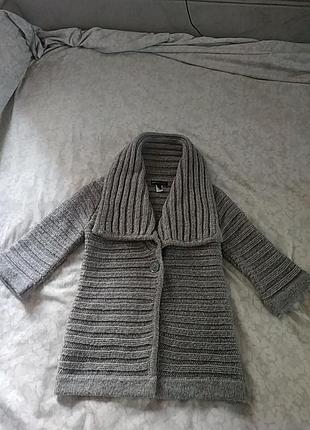 Mango.в'язана, тепла, гарна жилетка. casual sportswear.