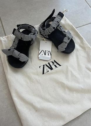 Zara зара босоніжки сандалі сандалії
