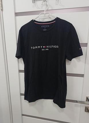 Футболка чоловіча розмір l. tommy hilfiger