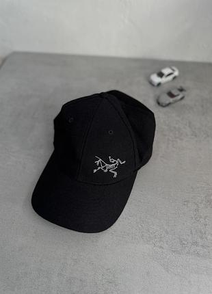 Чоловіча кепка arcteryx