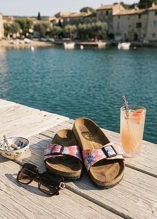 Жіночі сандалі шльопанці papillio madrid від birkenstock з яскравим квітковим принтом розмір 39 устілка 25 см