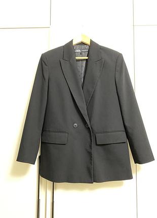 Піджак zara чорного кольору