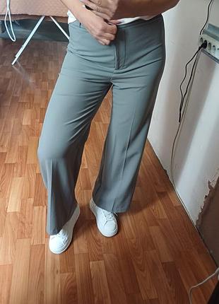 Брюки укороченные bershka оригинал р.46,48