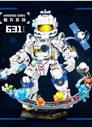 Конструктор 631 детали космонавт для настольного размещения toptoysgo mc-9590