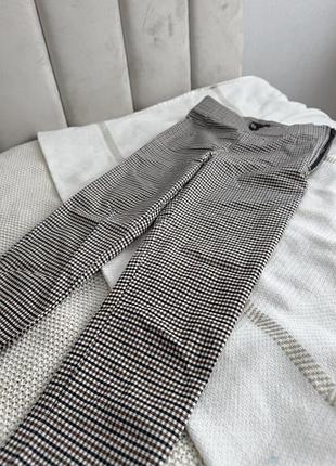 Легінси zara у дрібну клітинку. розмір s. модель із високою посадкою, добре тягнеться та комфортно сідає по фігурі.