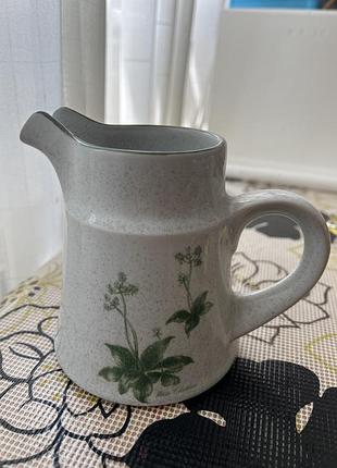 Вінтажний молочник noritake з візерунком "mountain flowers" (гірські квіти) виготовлений із міцної кераміки (stoneware)має об'єм приблизно 300 мл