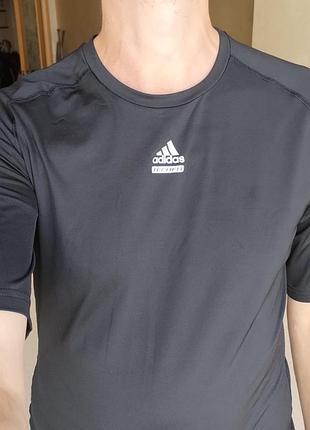 Нова чоловіча спортивна компресійна футболка adidas techfit tf c&s ss