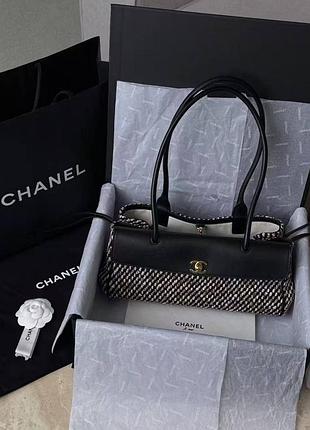 Неймовріна стильна прямокутна сумка chanel на довгій ручці