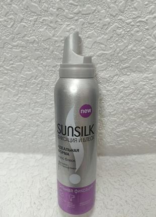 Мусс для волос sunsilk "фиксация и блеск".средство обеспечивает сильную фиксацию для создания причесок.формула придает волосам заметный блеск. 150мл