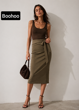 Юбка женская миди с высокой посадкой в рубчик с поясом от бренда boohoo xs s
