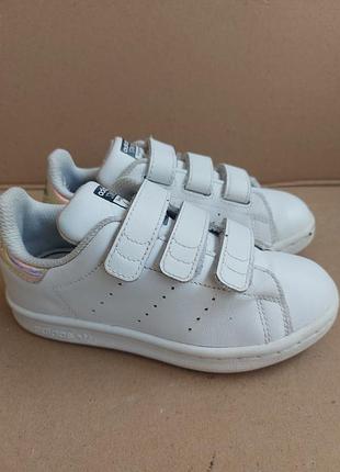 Кросівки  adidas. шкіряні. оригінал. розмір 28 устілка 17,5
