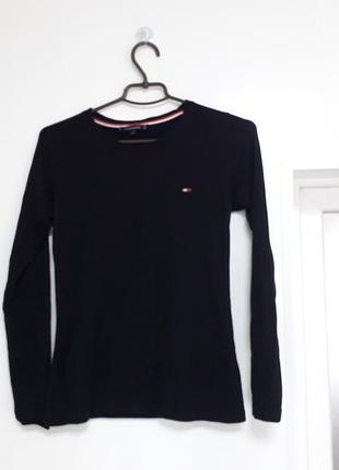 Tommy hilfiger 
36/s/44
черный хлопковый женский лонгслив
очень хорошее состояние без следов ношения,( только срезанная нижняя бирка страны производителя)