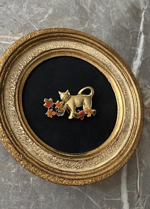 Вінтажна брошка киця